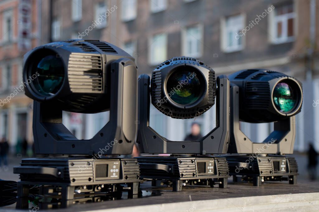 Projecteurs et  e9clairage de sc e8ne